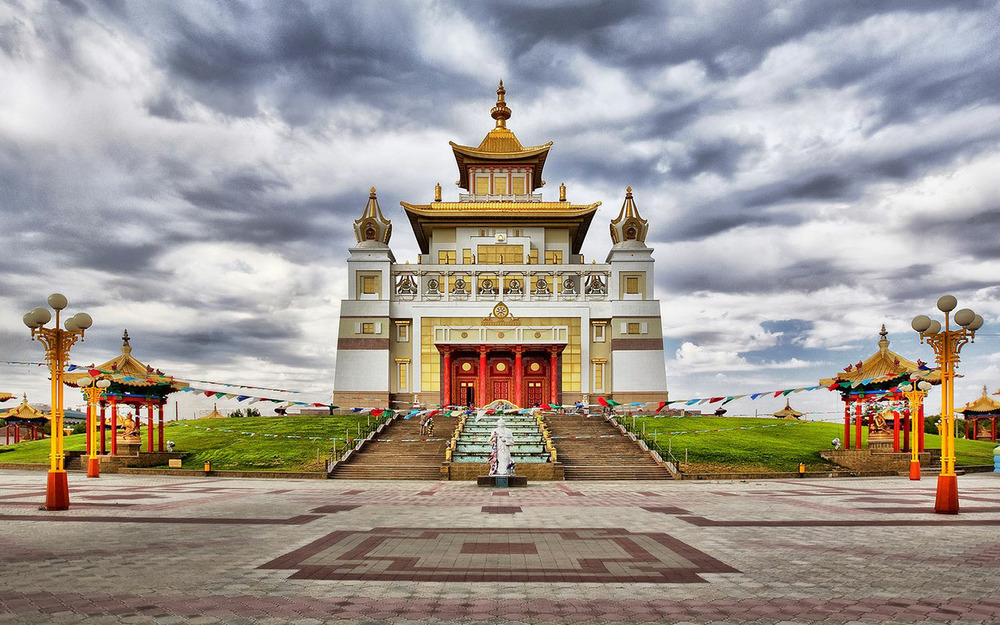 Буддизм, степь и шахматы - зачем мы поехали в Элисту