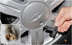 универсальный ключ для снятия колпаков на Ларгусе можно изготовить своими руками.