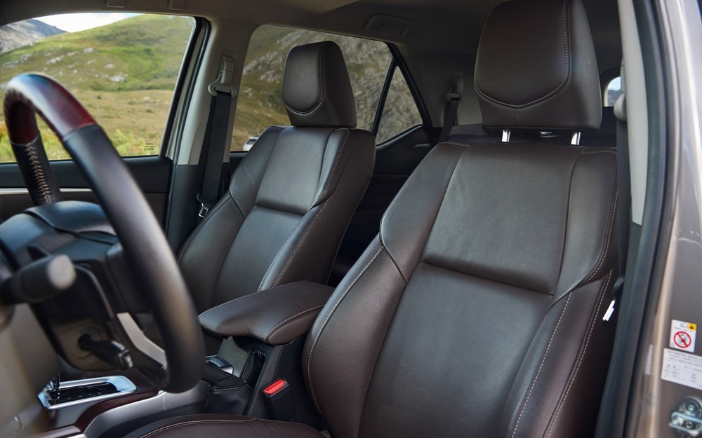 Интерьер Toyota Fortuner