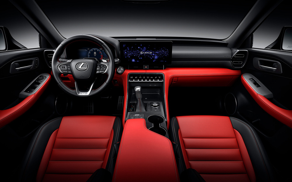 Интерьер Lexus IS