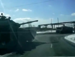 Новый инцидент с танком на дороге в Нижнем Тагиле - видео 