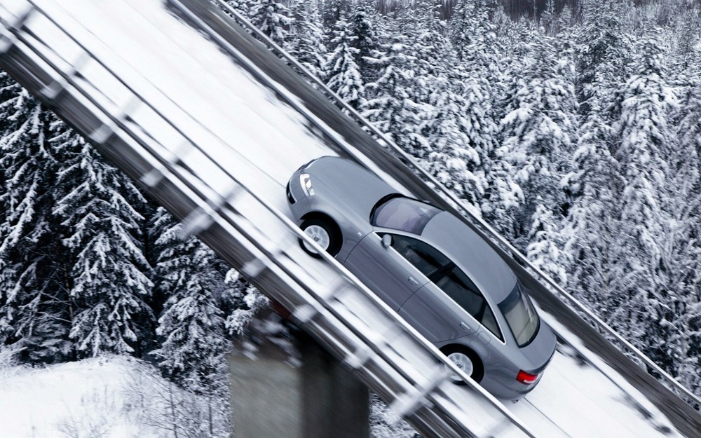 Как въехать в ледяную горку?