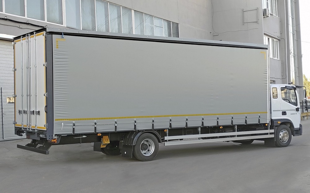 Новый российский грузовик: фургон - рекордной длины!