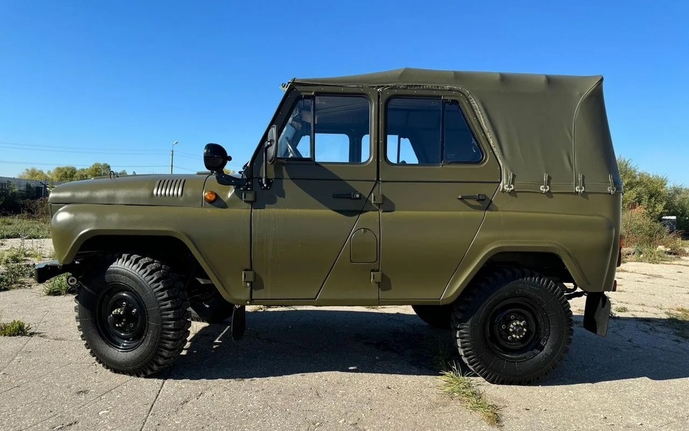 УАЗ-31512 2000 года выпуска