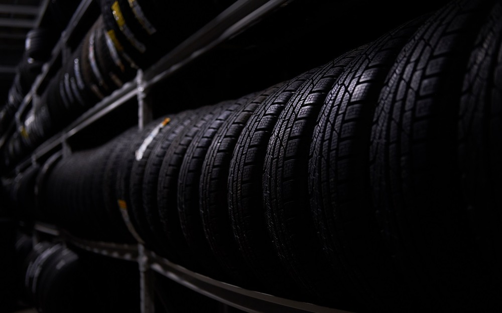 Зимние шины сильно подорожали в России