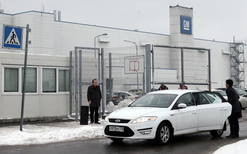 На бывшем заводе GM в Петербурге снова что-то происходит, но компания молчит
