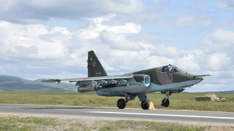 Автомагистрали приспособят для посадки боевых самолетов