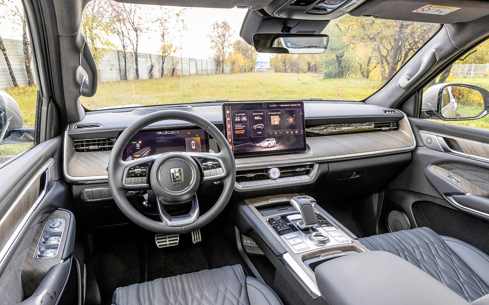 Современный дизайн, богатая отделка, щедрое оснащение - салон оставляет исключительно позитивное впечатление.