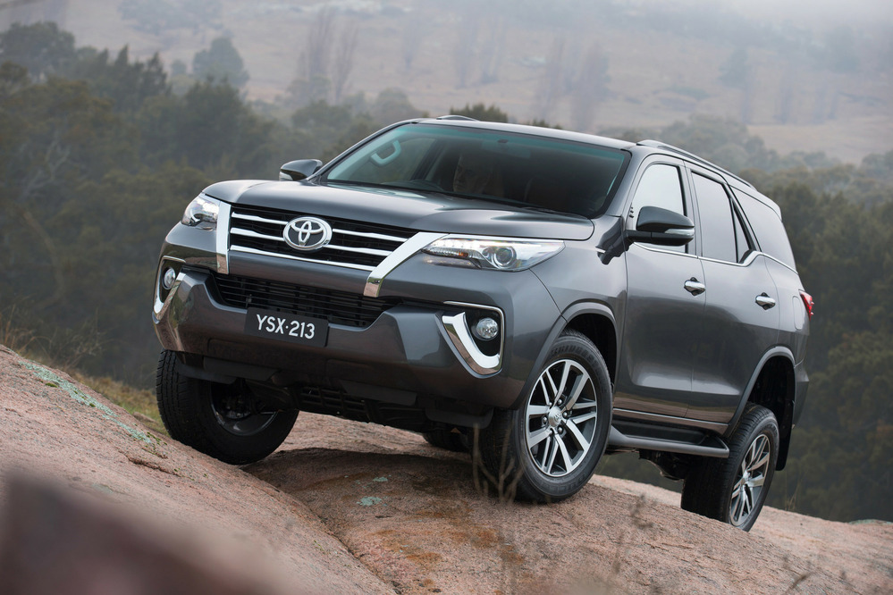 Официально: 2016 Toyota Fortuner (ФОТО)
