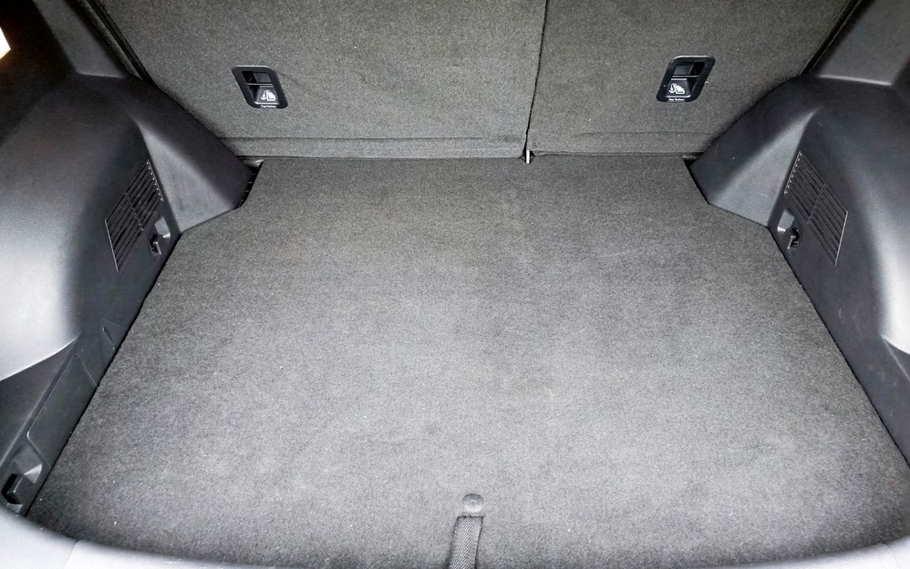 Фальшпол в багажнике.