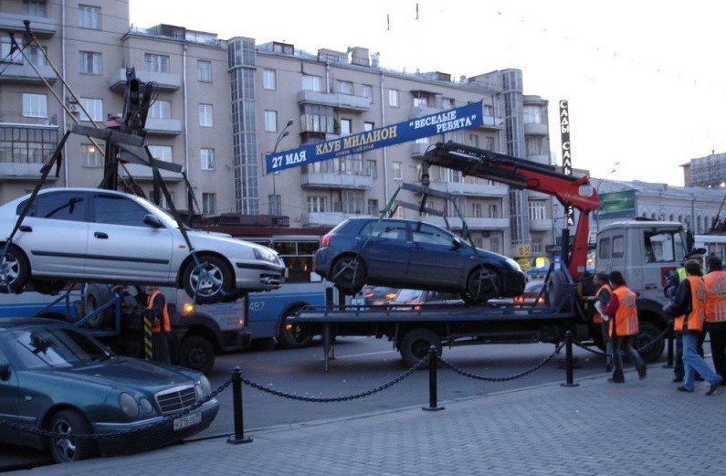 За московскими эвакуаторами можно следить в твиттере 