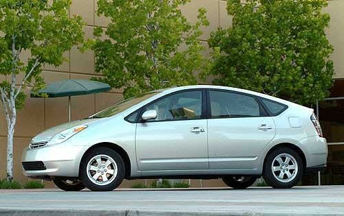 Гибриды Toyota Prius стали дефицитом в Калифорнии