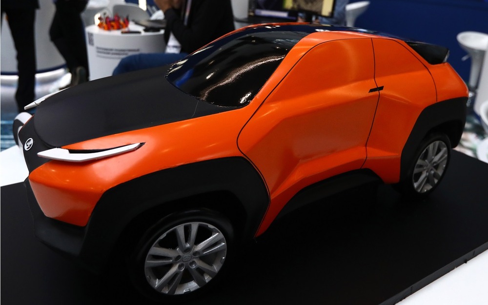 Макет автомобиля Lada Eco-X SUV 2030 на форуме &quot;Открытые инновации - 2017&quot; в технопарке «Сколково»