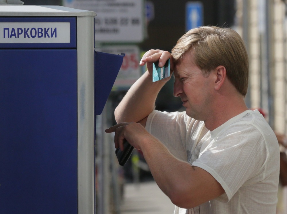 От московских властей потребовали упростить оплату парковки 