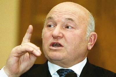 Лужков поддержал строительство автотрассы Москва - Санкт-Петербург через Химкинский лес