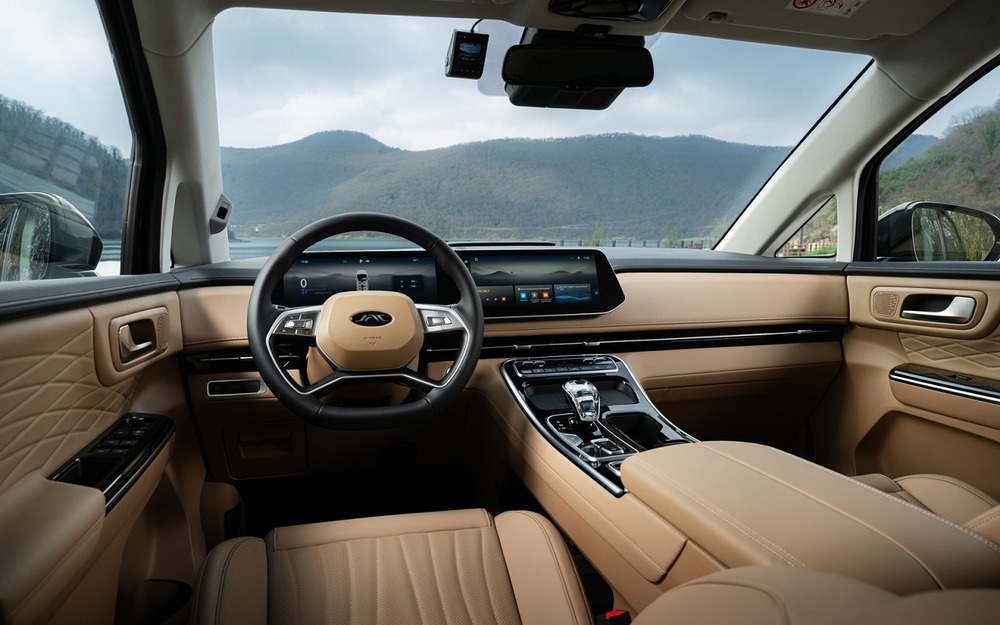 236 л.с., 7-местный салон - есть цены на новый минивэн!