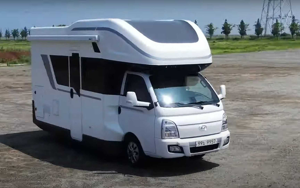 Автодом с выдвижной спальней: лягут трое!