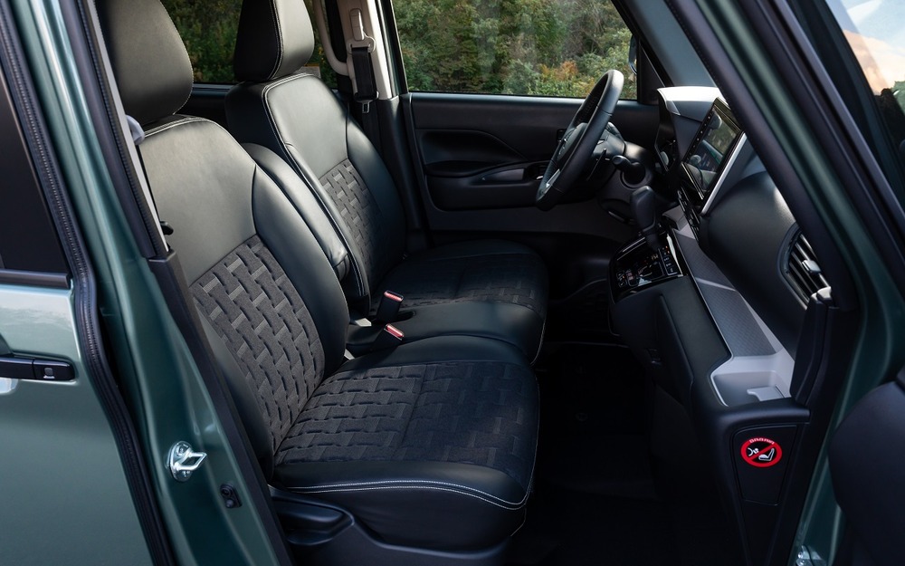 Интерьер Mitsubishi Delica Mini