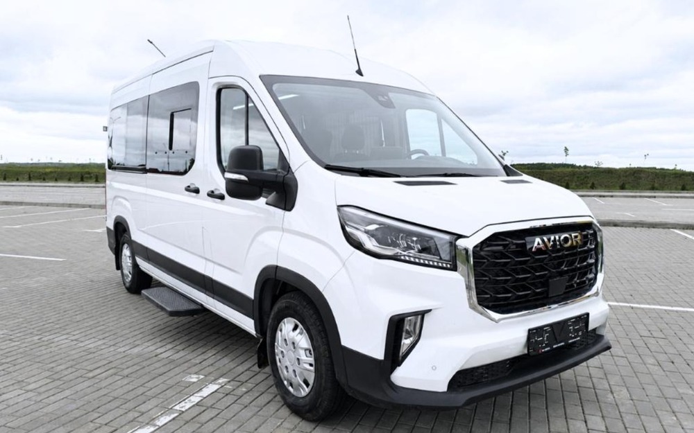 Avior Touring Bus