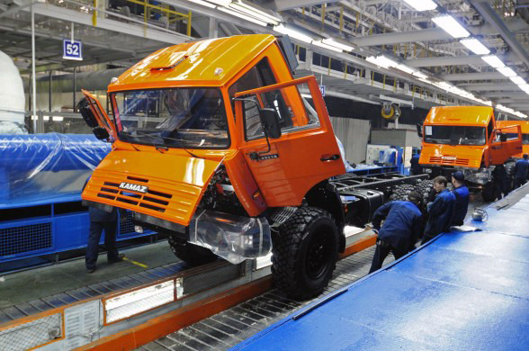 Автозаводы займут свободных сотрудников общественными работами
