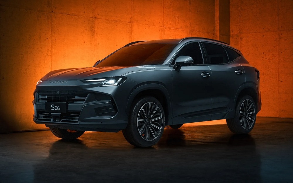 Полный привод и дерзкий вид - новый кроссовер в РФ