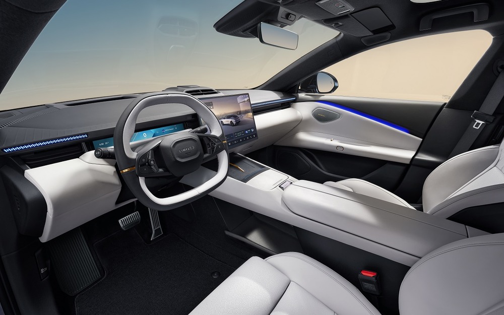 Интерьер Lynk &amp; Co Z10