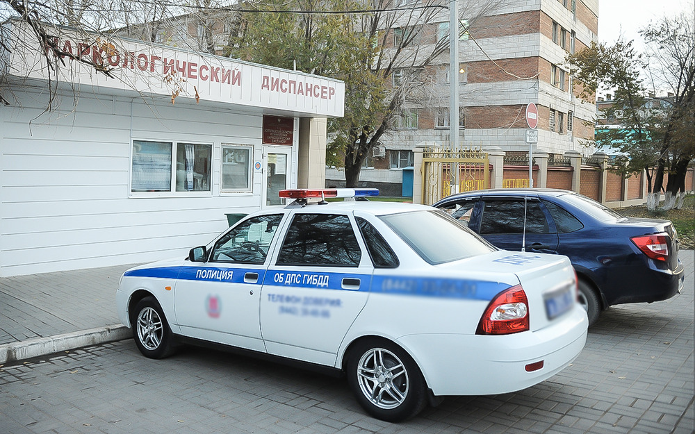 Только с инспектором: водителям запретили самим ехать на медосвидетельствование