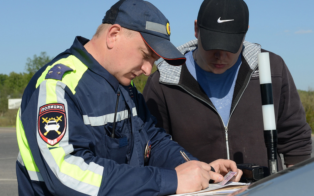 Инспектор заставил нарушить ПДД под камерой - что делать со штрафом
