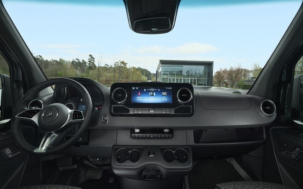 Интерьер Mercedes-Benz Sprinter