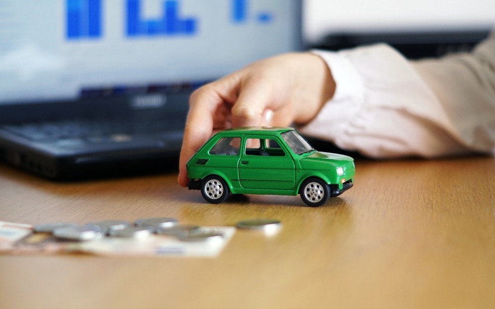 Что будет с продажами машин в России в 2026 году: что говорят дилеры