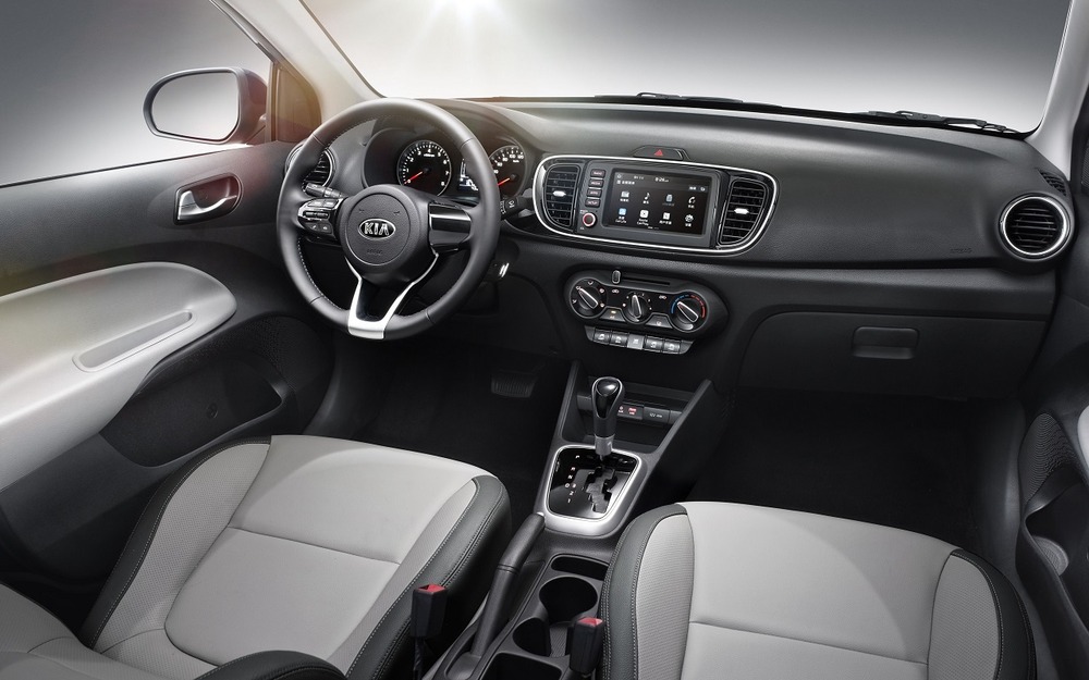 Интерьер Kia Pegas