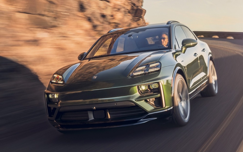 Ставка на электрический Macan не оправдалась: Porsche возродит бензиновую версию