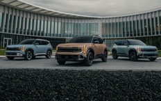 Kia обновила свои кроссоверы и представила уникальный автомобиль для инвалидов