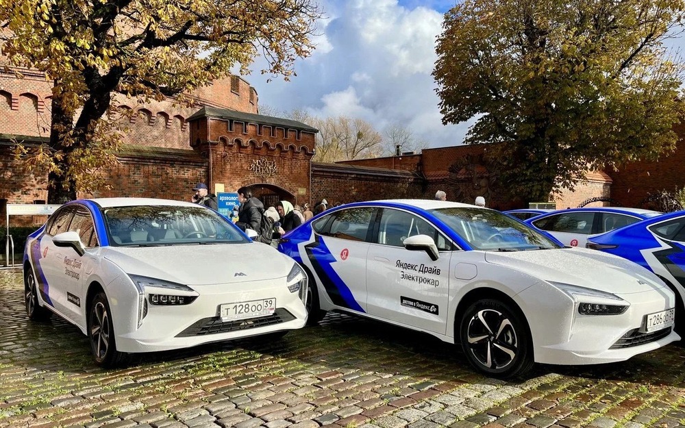 Каршеринг «пересаживают» на электро? В этом городе РФ уже началось!
