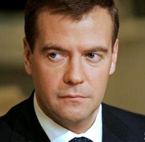 Медведев: 500 руб. за парковку - издевательство даже для Москвы