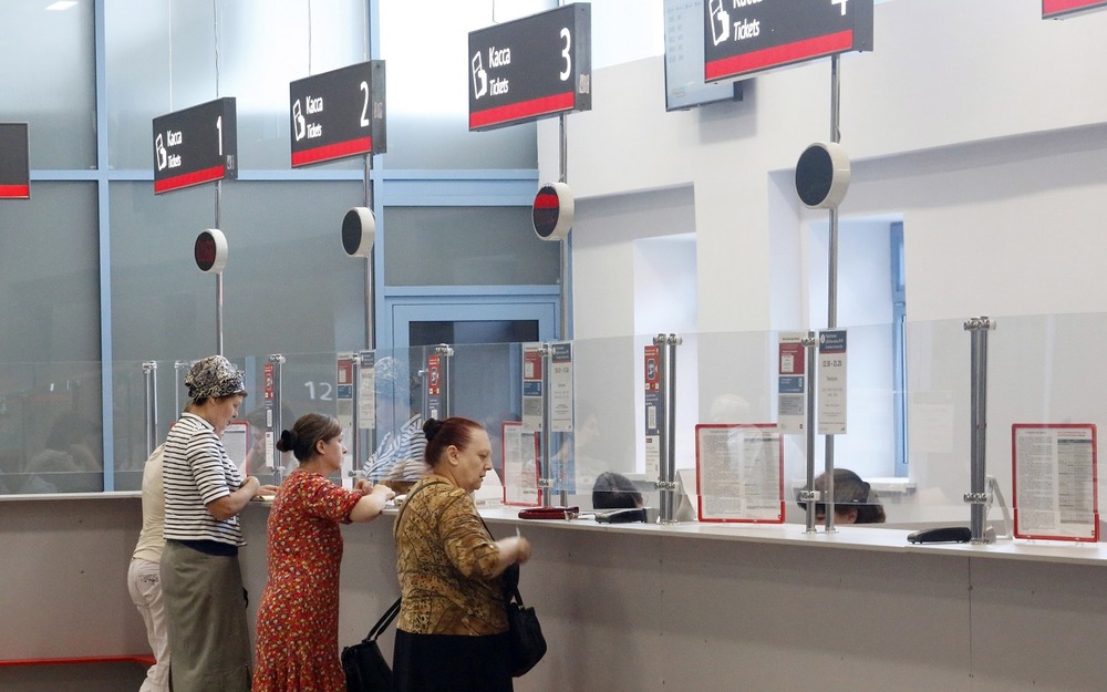 Россияне не могут вернуться из отпуска на поезде: как комментирует проблему РЖД?