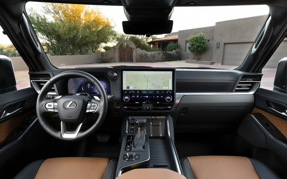Интерьер Lexus GX 550
