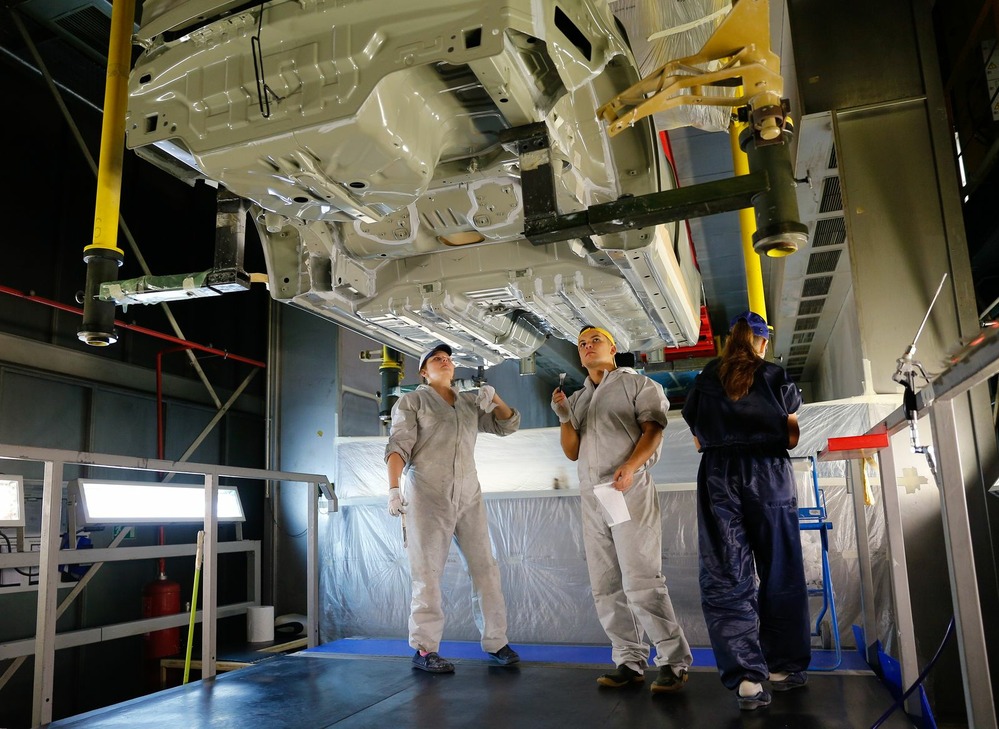 Заводы Toyota, Hyundai, Nissan, GM, VW и PSA-Mitsubishi начали работу после каникул