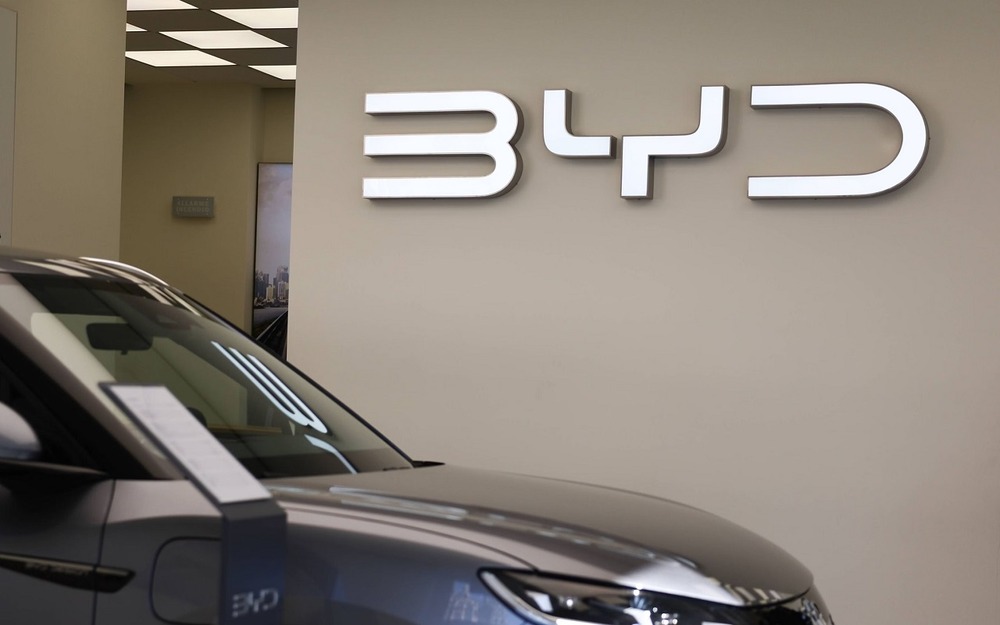 Китай разрабатывает плавающий джип с винтом в запаске