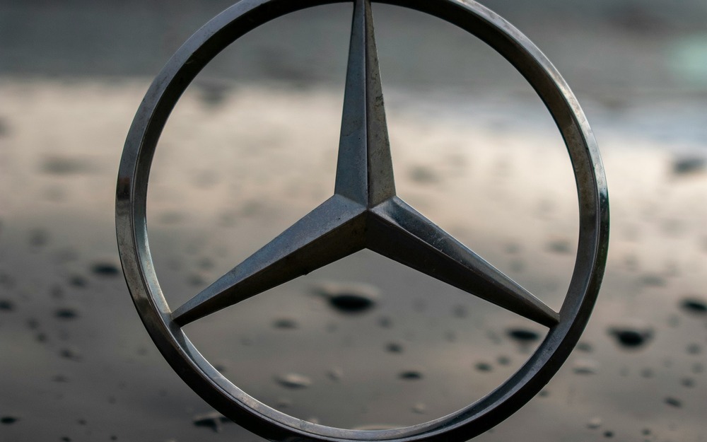 Mercedes пригрозил закрыть завод, если персонал откажется перерабатывать