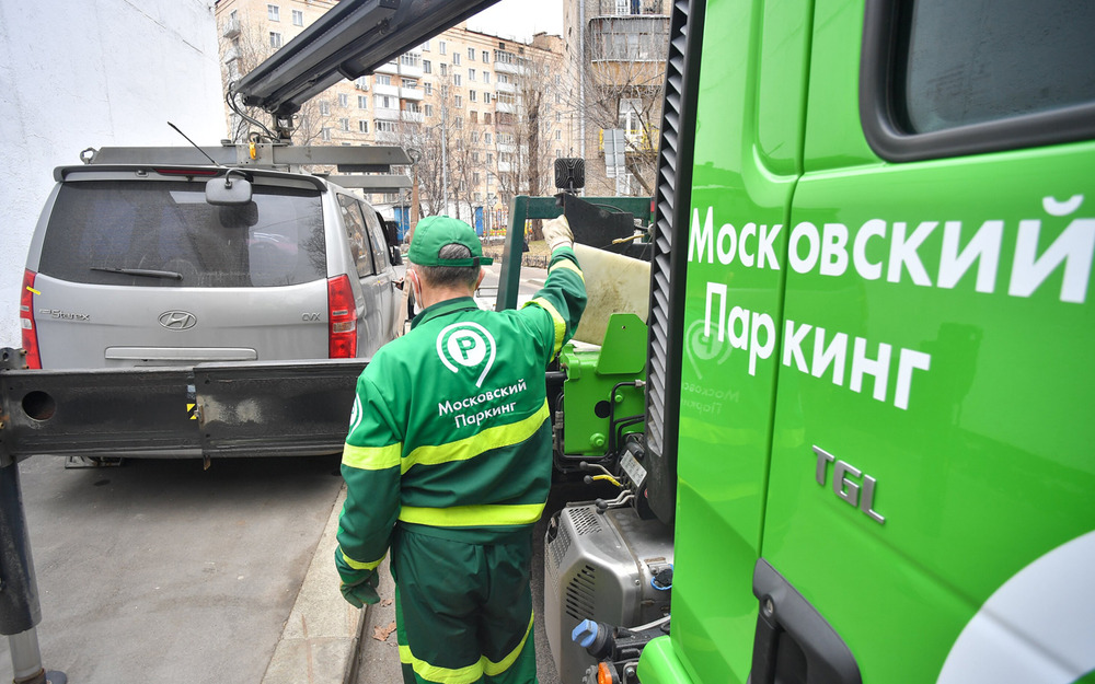 Власти Москвы не оставляют без внимания машины без номеров или с подложными знаками