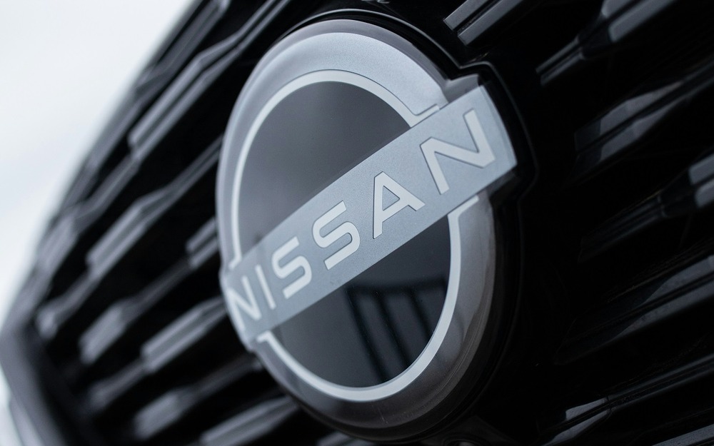 Совершенно новый Nissan X-Trail выйдет на рынок с двумя «лицами»