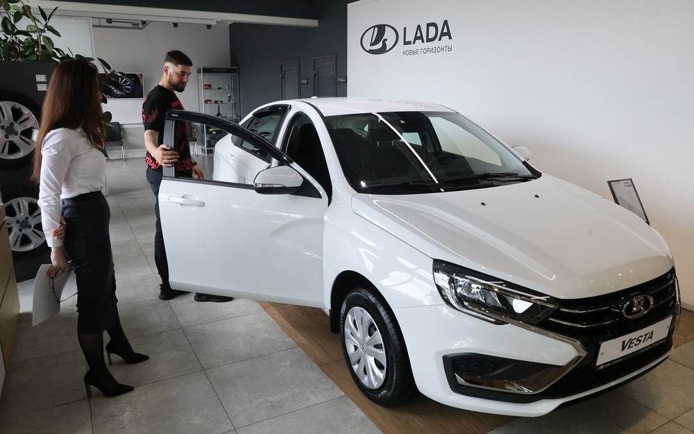 Веста с бесключевым доступом - как работает и когда пойдет в продажу?