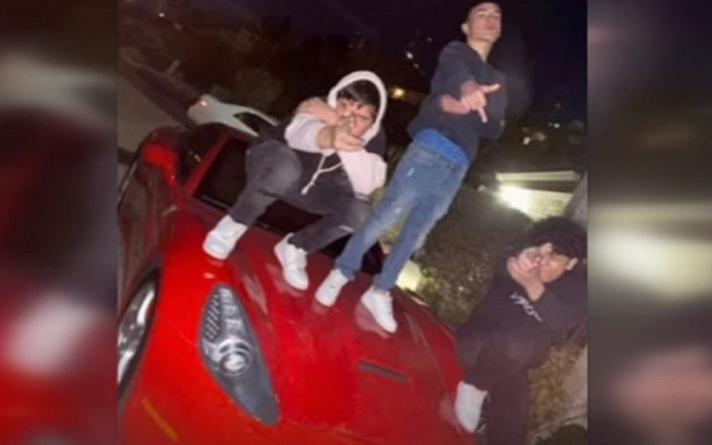 Шесть тысяч долларов - цена одной фотографии на капоте Ferrari