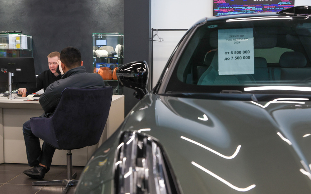 Средняя стоимость нового отечественного автомобиля опустилась ниже психологической отметки