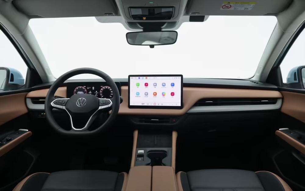 Интерьер Volkswagen Sagitar S