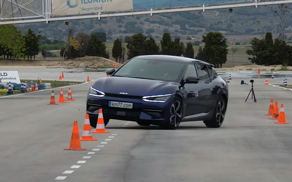 Новый Kia прошел «лосиный» тест лучше спорткаров
