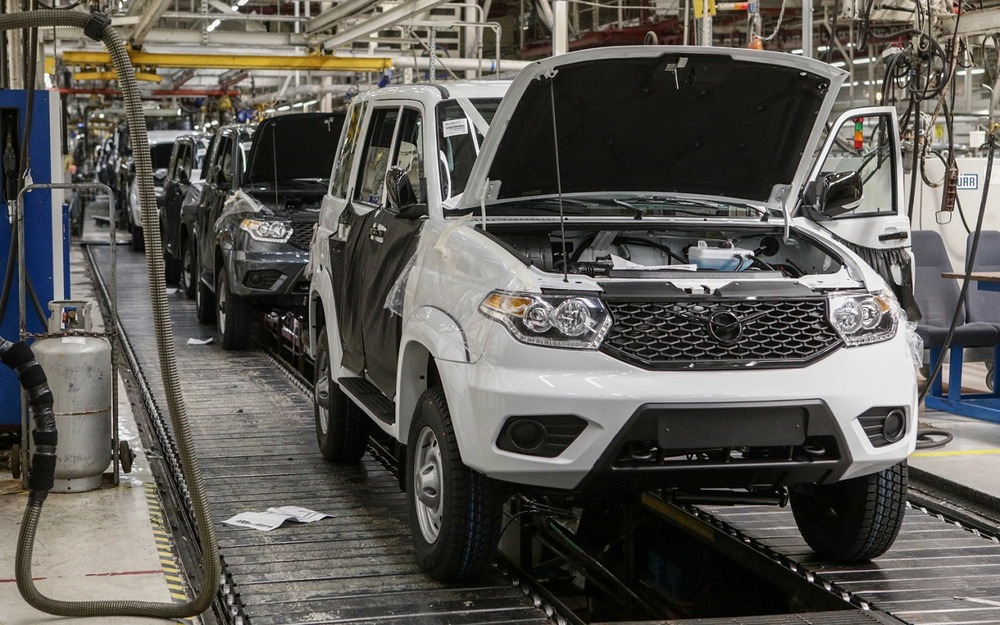 Внедорожники УАЗ и Sollers начнут красить по-новому