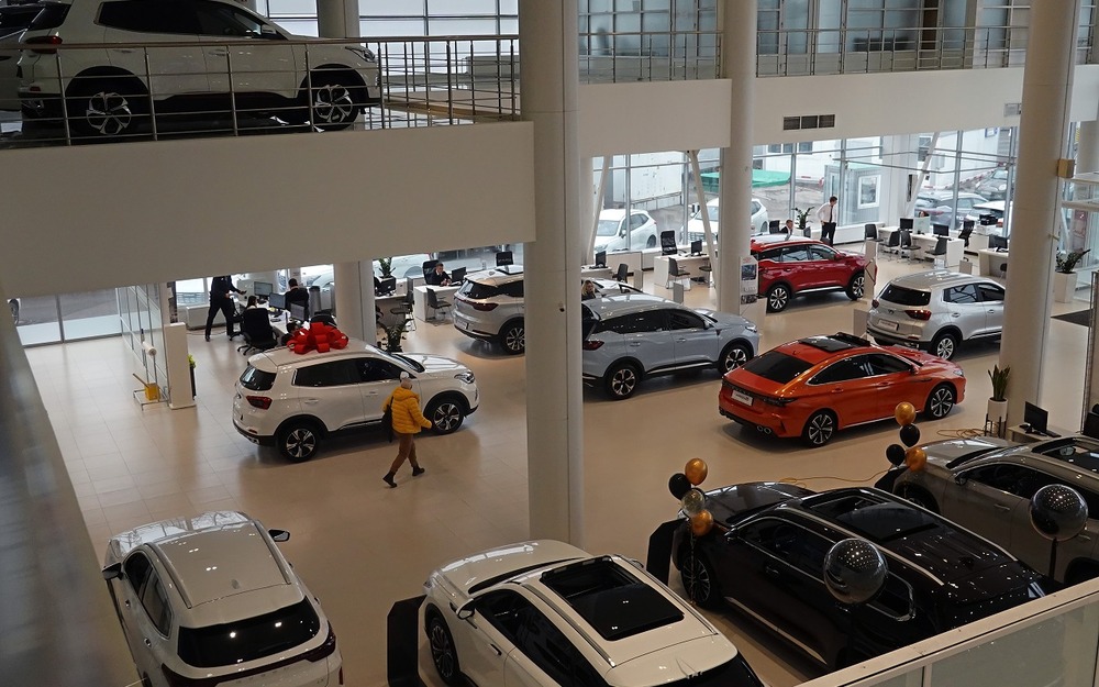Вечная Lada и внезапная Mazda - какие машины покупали в сентябре