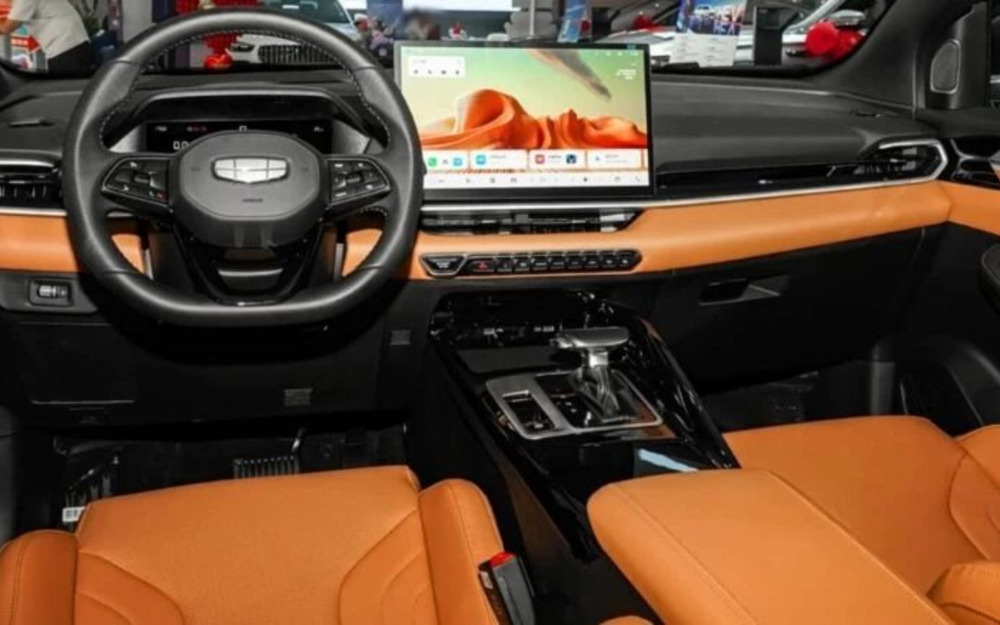 Интерьер Обновленный Geely Coolray